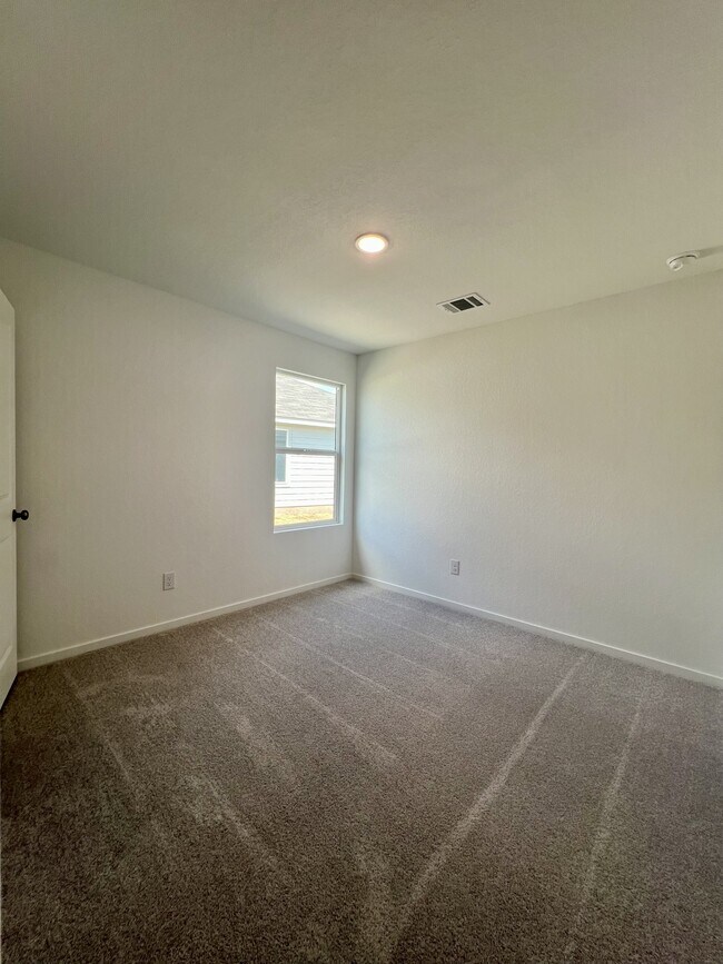 Building Photo - 9175 Trails End