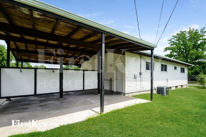 Building Photo - 620 Blackbird Dr