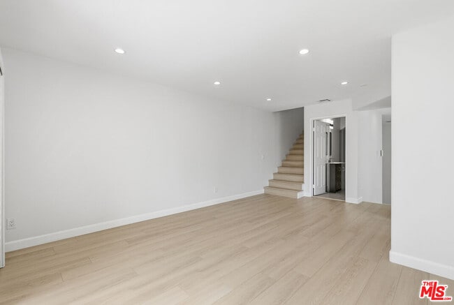 Building Photo - 359 Westlake Vista Ln