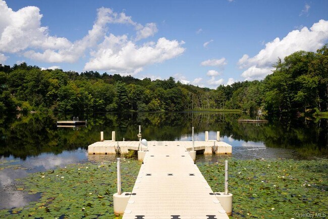 Building Photo - 42 Lake Pleasant Rd