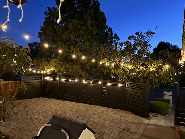 Building Photo - 42688 Ravensbourne Park St