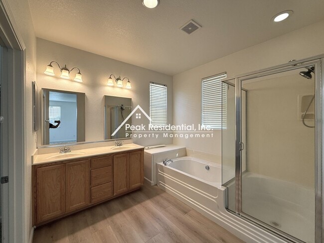 Building Photo - A Beautiful 3bd/2.5ba North Natomas Home with 2-Car Garage!