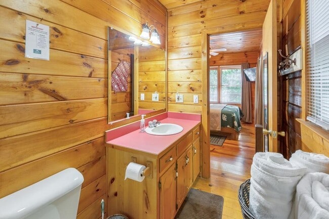 Building Photo - 9 Briar Creek Rd