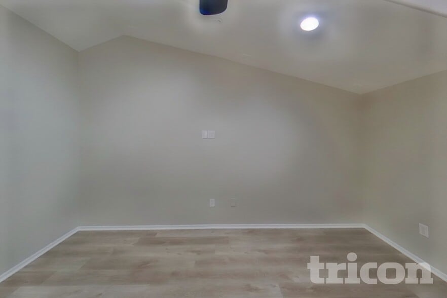 Building Photo - 1353 S Sabino Dr