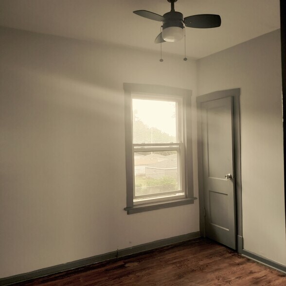 Building Photo - 7512 S Calumet Ave