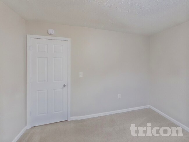 Building Photo - 7192 Tanger Blvd