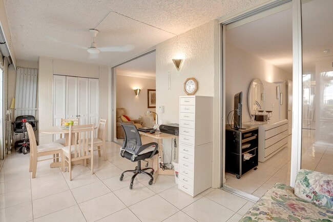 Building Photo - 6650 S Oriole Blvd