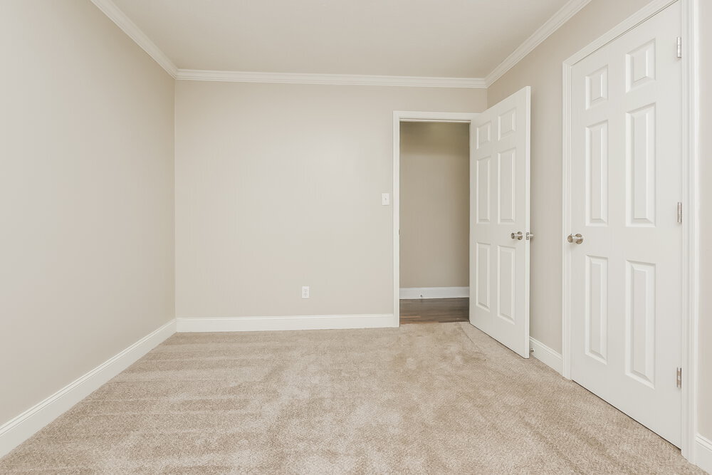 Building Photo - 9346 Woodknoll Way