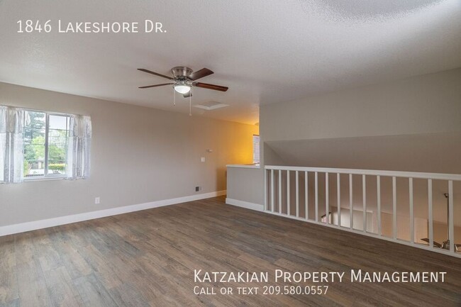 Building Photo - 1846 Lakeshore Dr