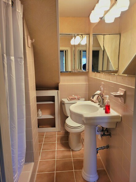 Bath Room Shower - 91 Stonehedge Ln