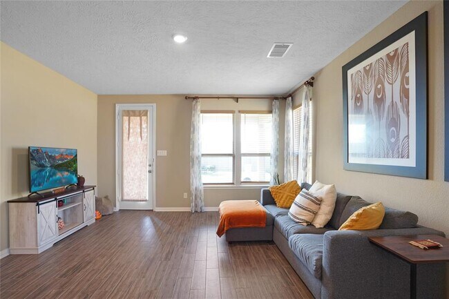 Building Photo - 2210 Thunderbolt Peak Dr