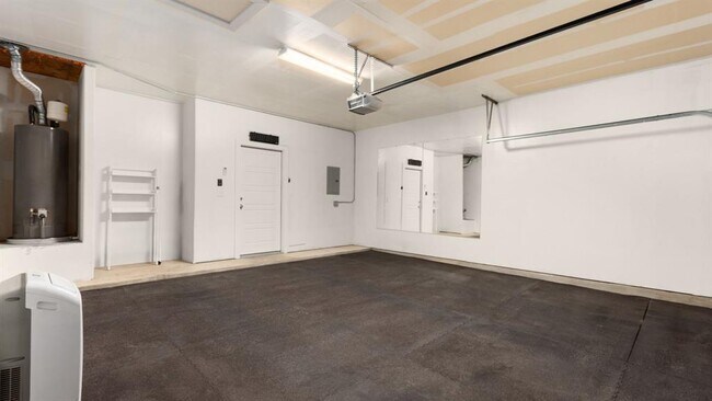 Building Photo - 5910 Swayden Ln