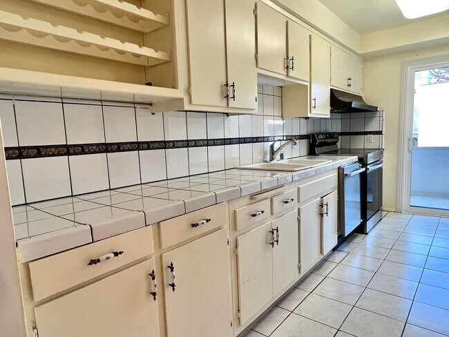 Building Photo - 5630 Ravenspur Dr