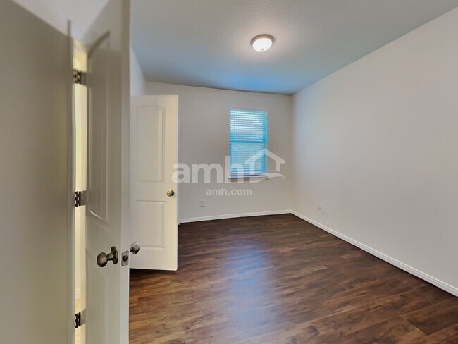 Building Photo - 21614 Champagne Dr E