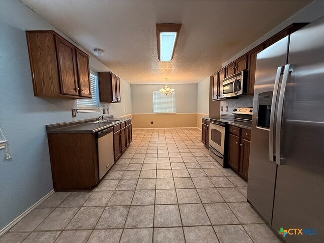 Building Photo - 1808 Sandstone Dr