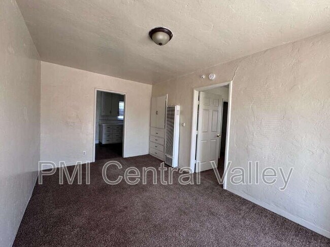 Building Photo - 1112 Barberry Ln
