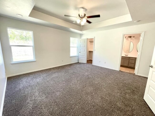 Building Photo - 914 Indian Plns Rd