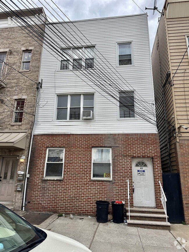 Building Photo - 43 Wright Ave