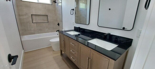 Building Photo - 748 Azure Hills Dr