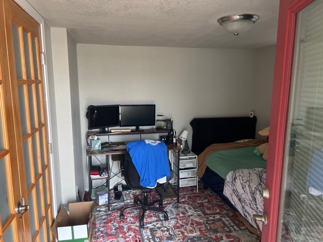 Building Photo - "Charming 3-Bed Oasis in Boulder: Spacious 1100 sq. ft. Gem with Modern Amenities!"