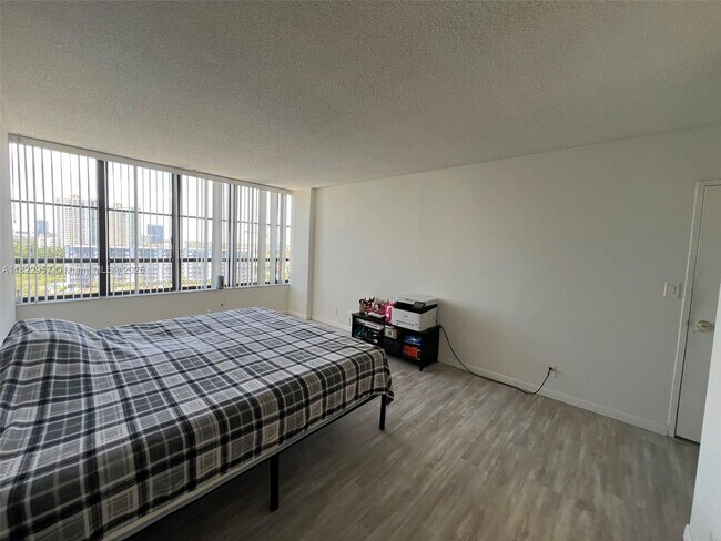 Building Photo - 500 Three Islands Boulevard