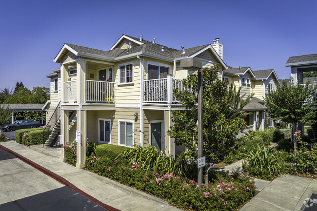 Building Photo - Lincoln Gardens Apartments