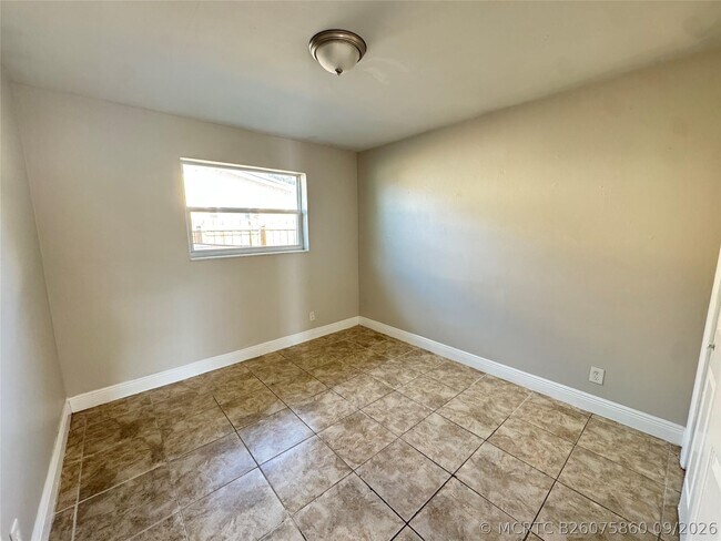 Building Photo - 1700 NW 52nd Ave