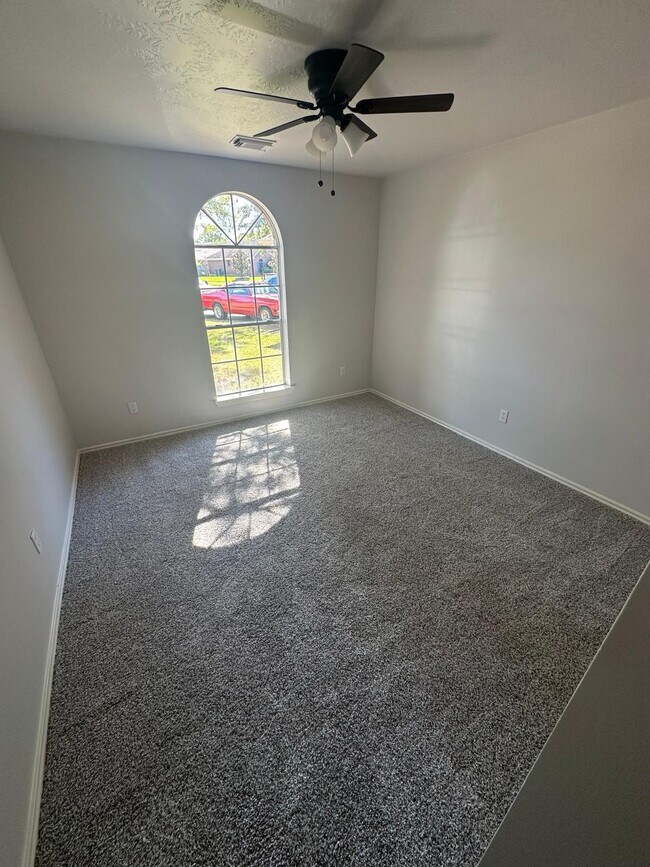 Building Photo - 4938 Glenpark Dr