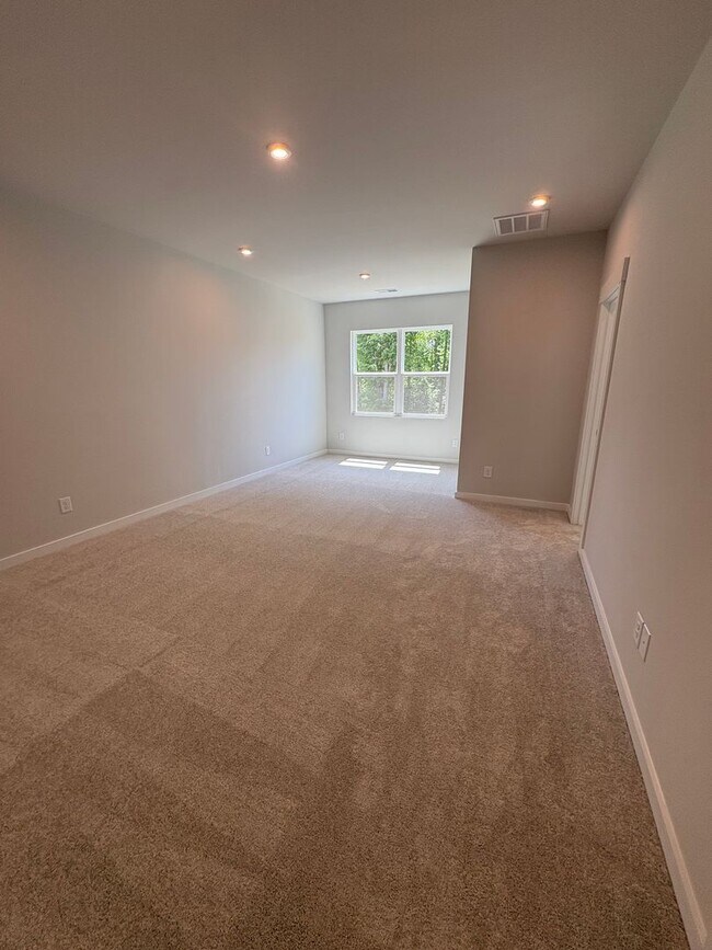 Building Photo - New Construction 3BR/2.5 BA in Griffith Lakes