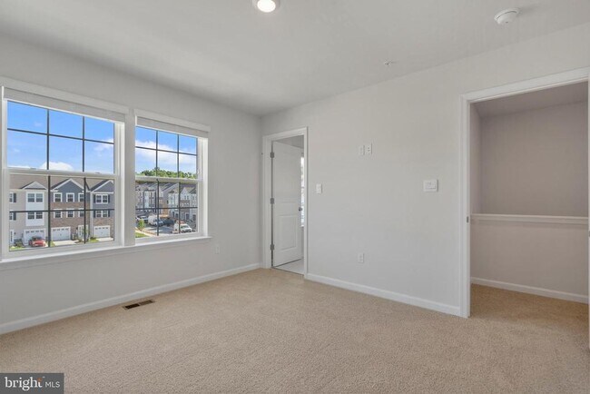 Building Photo - 16649 Green Glade Dr