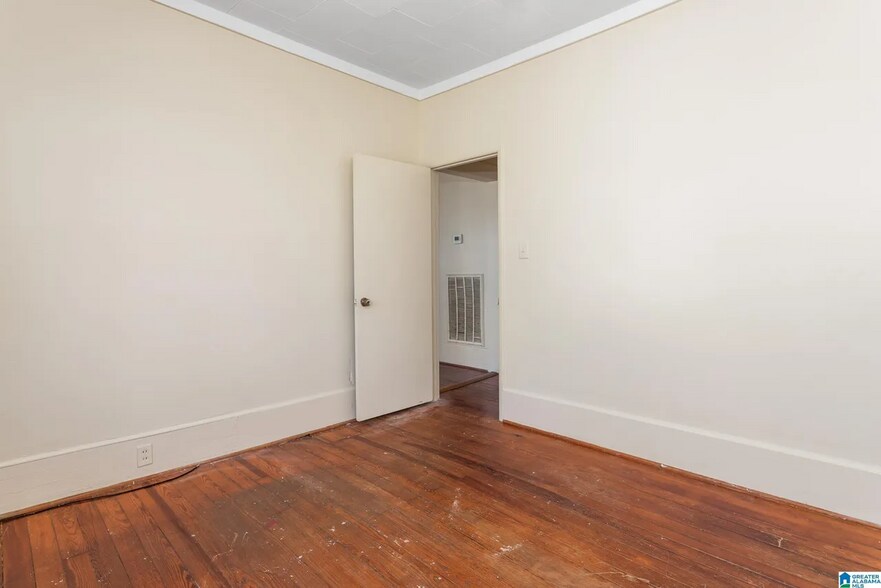 Building Photo - 164 Virginia Ave N