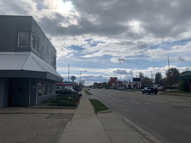 Building Photo - 316 N Mission St