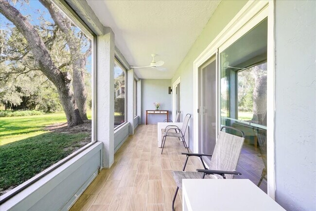 Building Photo - ALL UTILITIES INCLUDED & Fully Furnished! Sleek 2BR/2BA Townhome in Haines City
