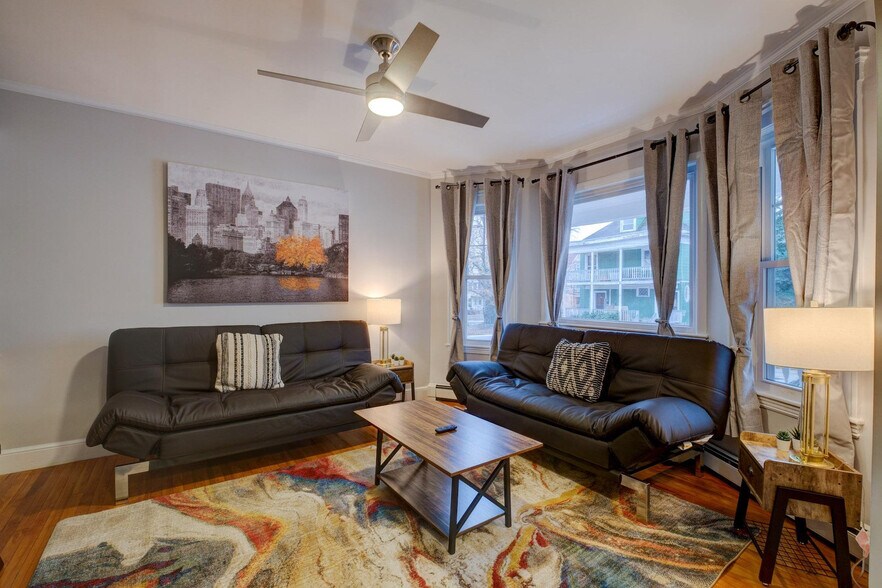 Primary Photo - 94 Esmond St