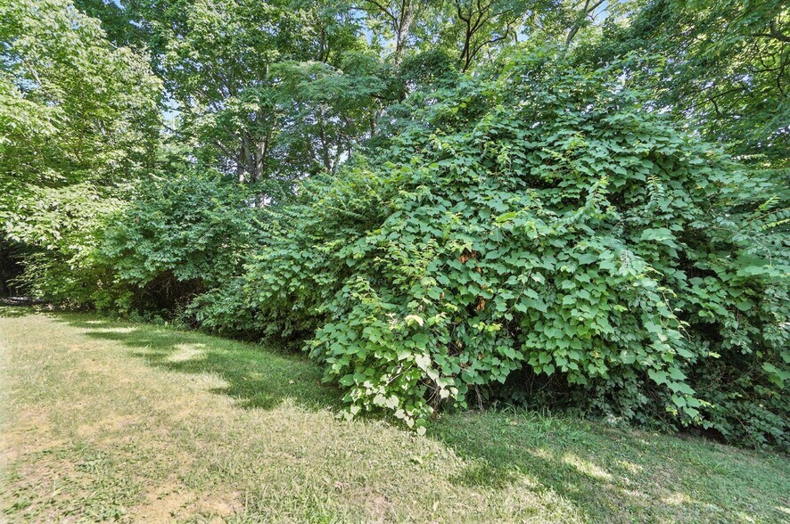 Building Photo - 2380 Oaktree Pl