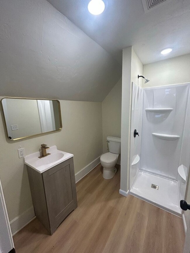 Building Photo - Single Family Home Available!