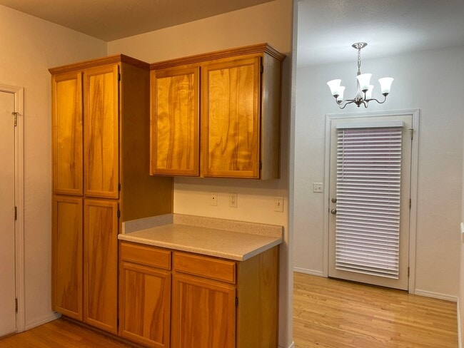 Building Photo - Beautiful 3 Bed, 2.5 Bath Home for Rent – Bright & Spacious in a Great Neighborhood