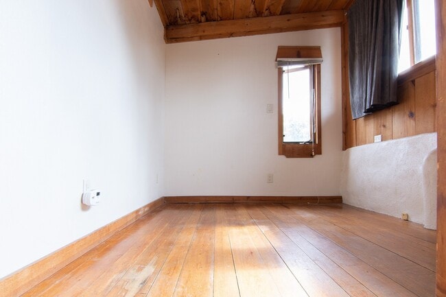 Building Photo - 245/247 Casados St