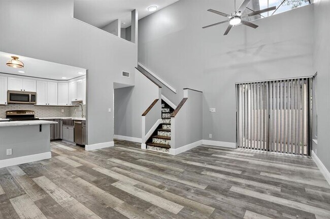 Building Photo - 2242 NW 39th Ave