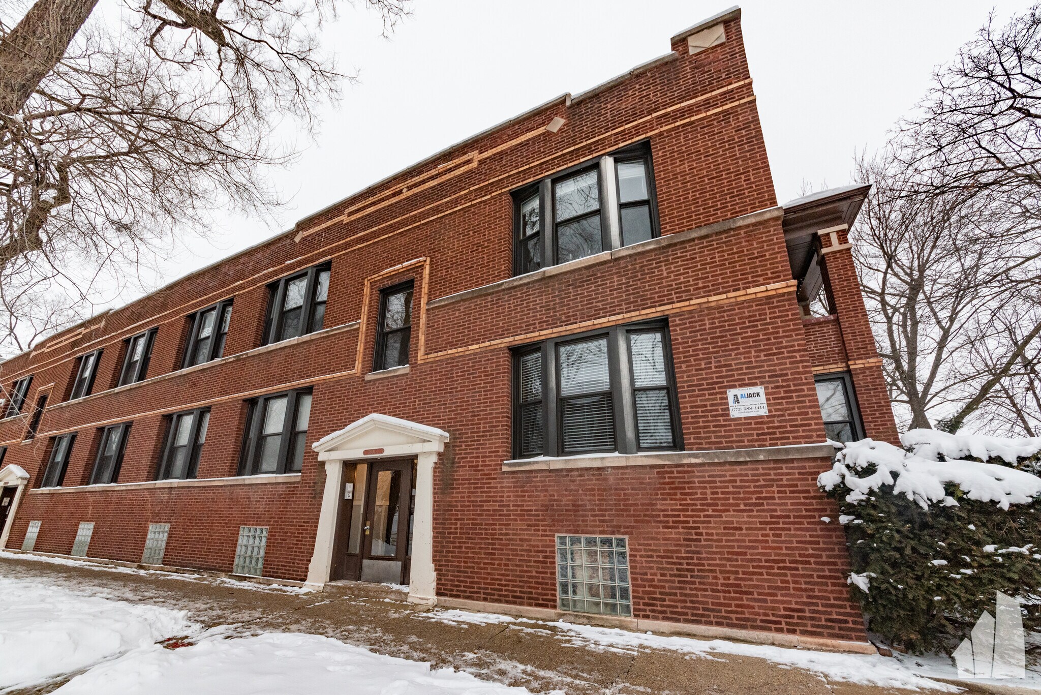 Building Photo - 3524 W Grace St