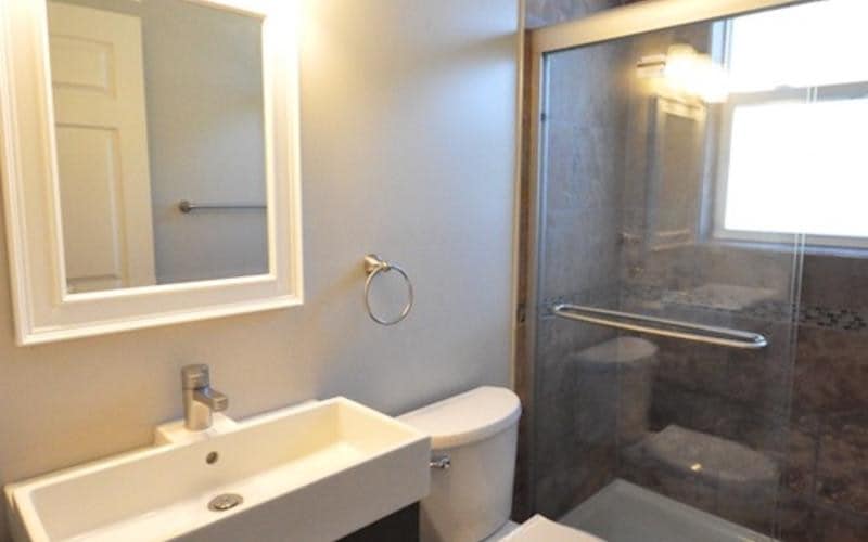 Building Photo - 452 W 3rd Ave