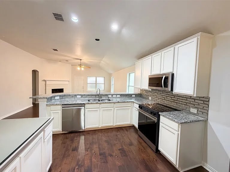 Building Photo - 2126 Highland River Dr