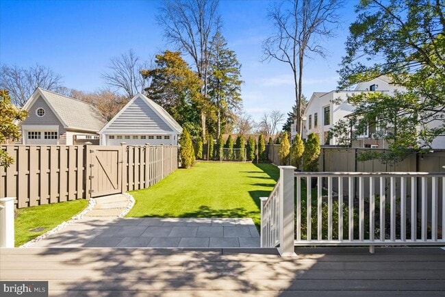 Building Photo - 3213 Foxhall Rd NW