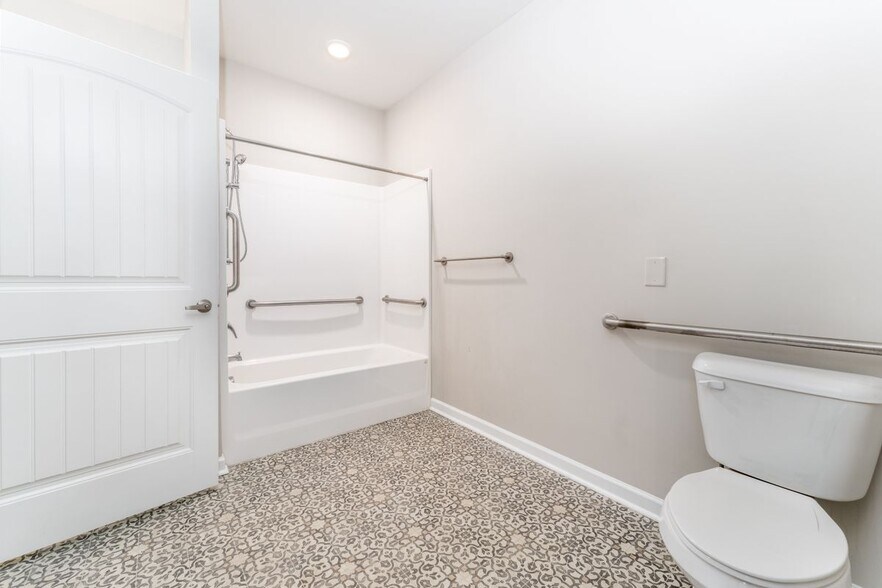 Building Photo - 1715 Sherwood St