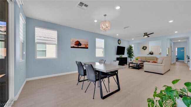 Building Photo - 5827 Casa Branca St