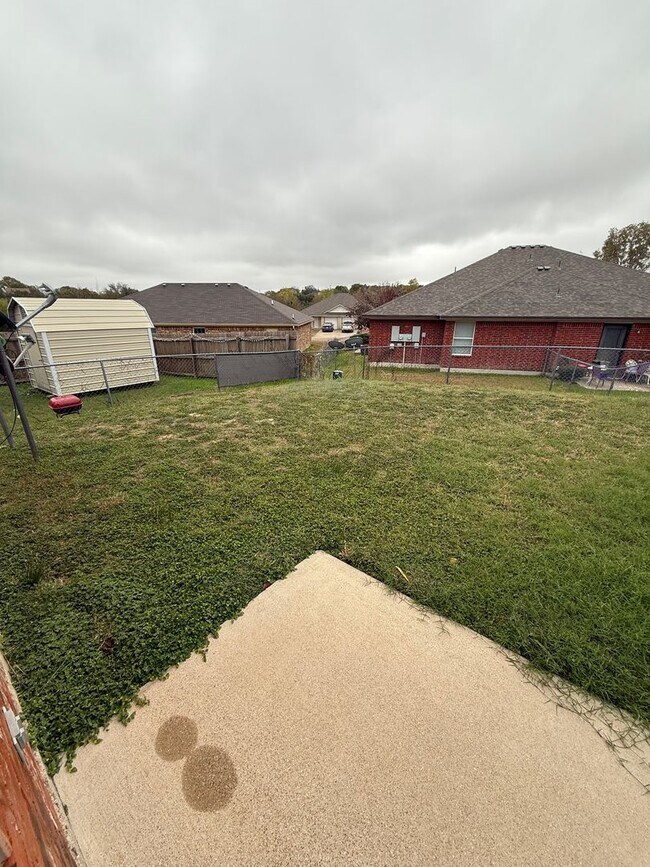 Building Photo - 212 Janelle Dr