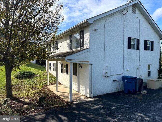 Building Photo - 1476 Steelville Rd