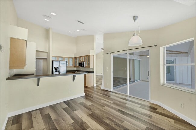 Building Photo - Annual Pool Home for Rent in Englewood