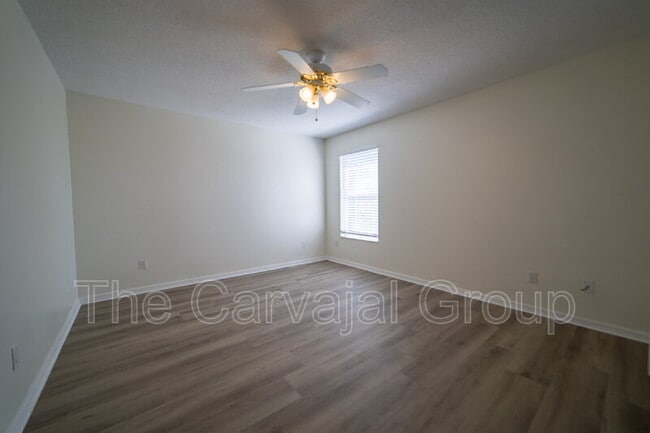 Building Photo - 1215 Kempton Chase Pkwy