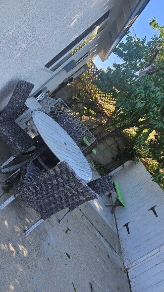 Building Photo - 18209 Saticoy St